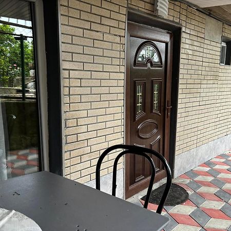 Guest House Happy House Кутаїсі Екстер'єр фото