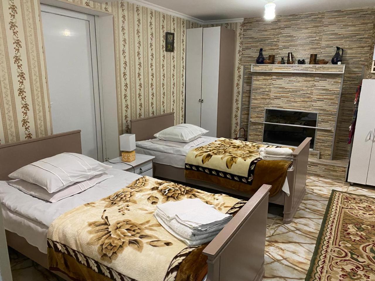 Guest House Happy House Кутаїсі Екстер'єр фото