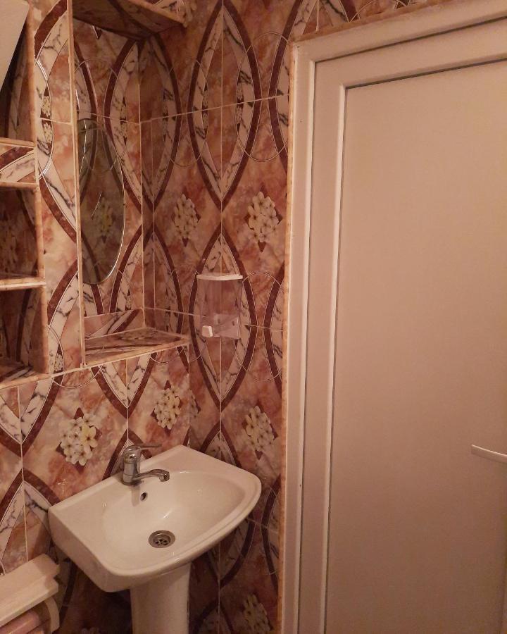 Guest House Happy House Кутаїсі Екстер'єр фото