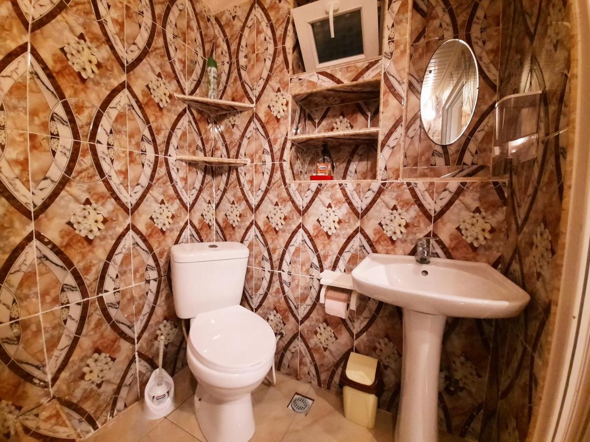 Guest House Happy House Кутаїсі Екстер'єр фото